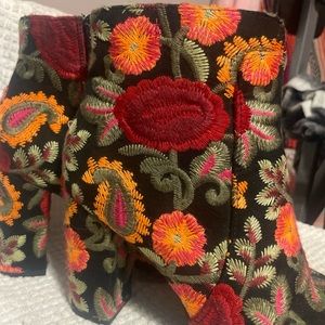 MIA Vintage Embroidered heeled Boots